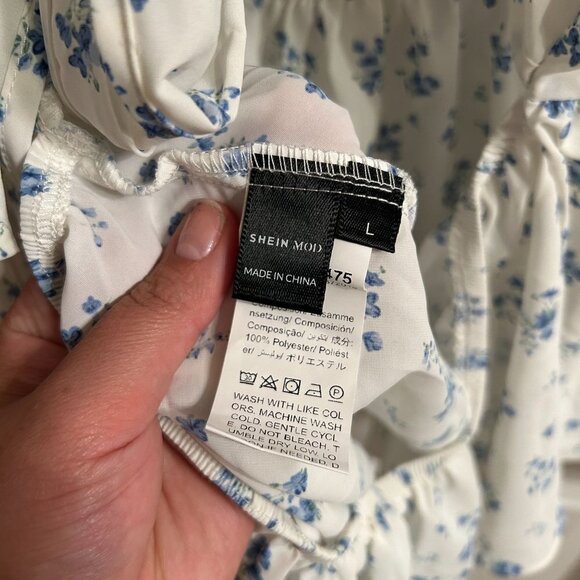 Floral Romper Women's Sleeveless Blue White Button Front‎ Tie Back Casual Cute - Picture 6 of 8